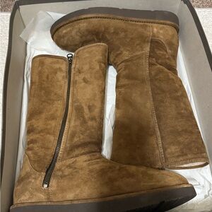 UGG Abree boots size 8 gently used